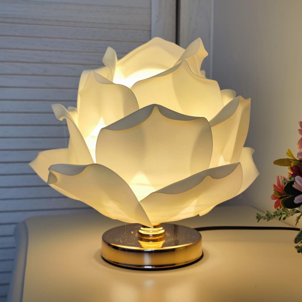 Creative Large Rose & Lotus Flower Table Lamp Dreamy Romantic Bedside Lamp For Girl Bedroom Wedding Atmosphere Decor