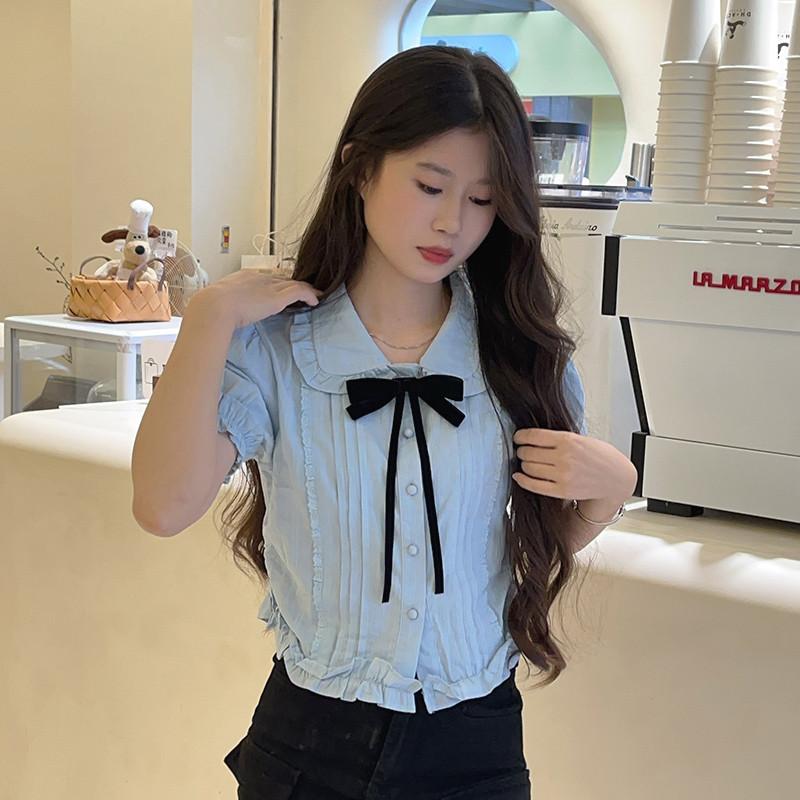 College-Stil Satin-Fliege mit Legierungsschmetterling-Design für Damen, Abschlussaccessoires