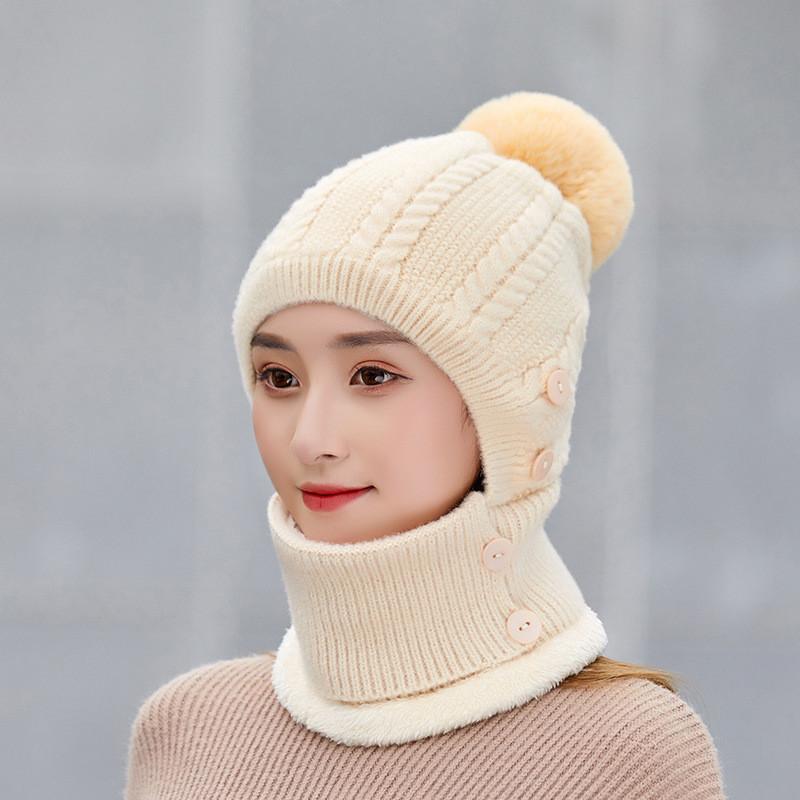 

Winter Womens Knitted Hat With Lining For Outdoor Cycling And Travel Comfort бежевий