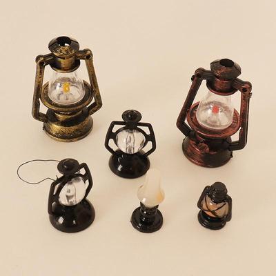 Lanterne miniature en bronze pour maison de poupée - Lampe à pétrole rétro décorative pour l'aménagement paysager de la maison de poupée