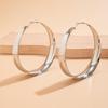 Damenmode Laufsteg Geometrische Metall-Creolen: Großes, glänzendes, hohles rundes Design