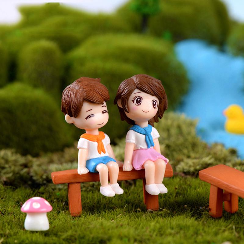 1Sada Sweet Couple Diy Miniaturní figurka Garden Deco Seat Micro Landscape