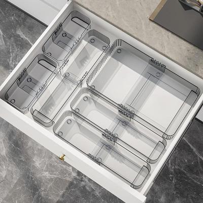 Ausziehbarer Kosmetik-Organizer mit integrierten Fächern für Lippenstifte und tiefem Schrankfach.
