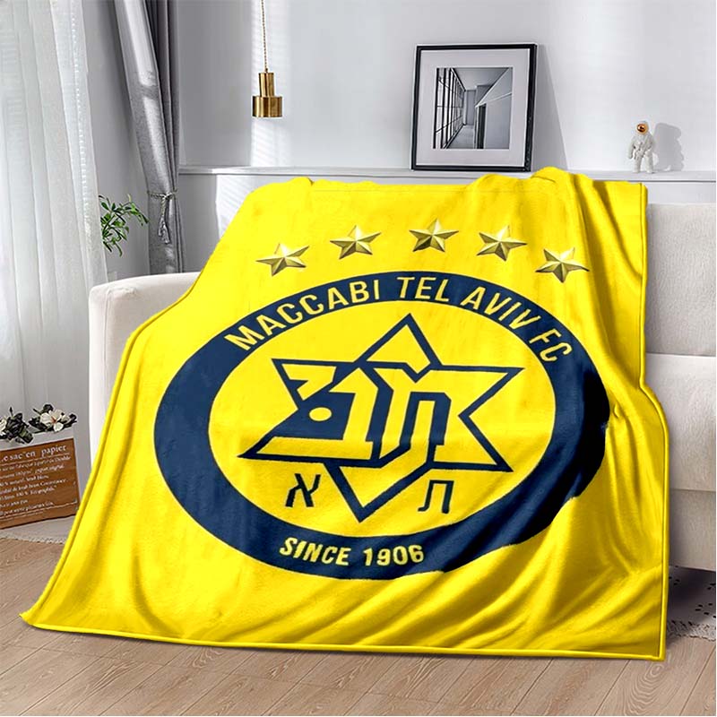 Couverture en flanelle Maccabi Tel Aviv — douce et lavable; un incontournable pour les fans de football israéliens et parfait pour la décoration du canapé.