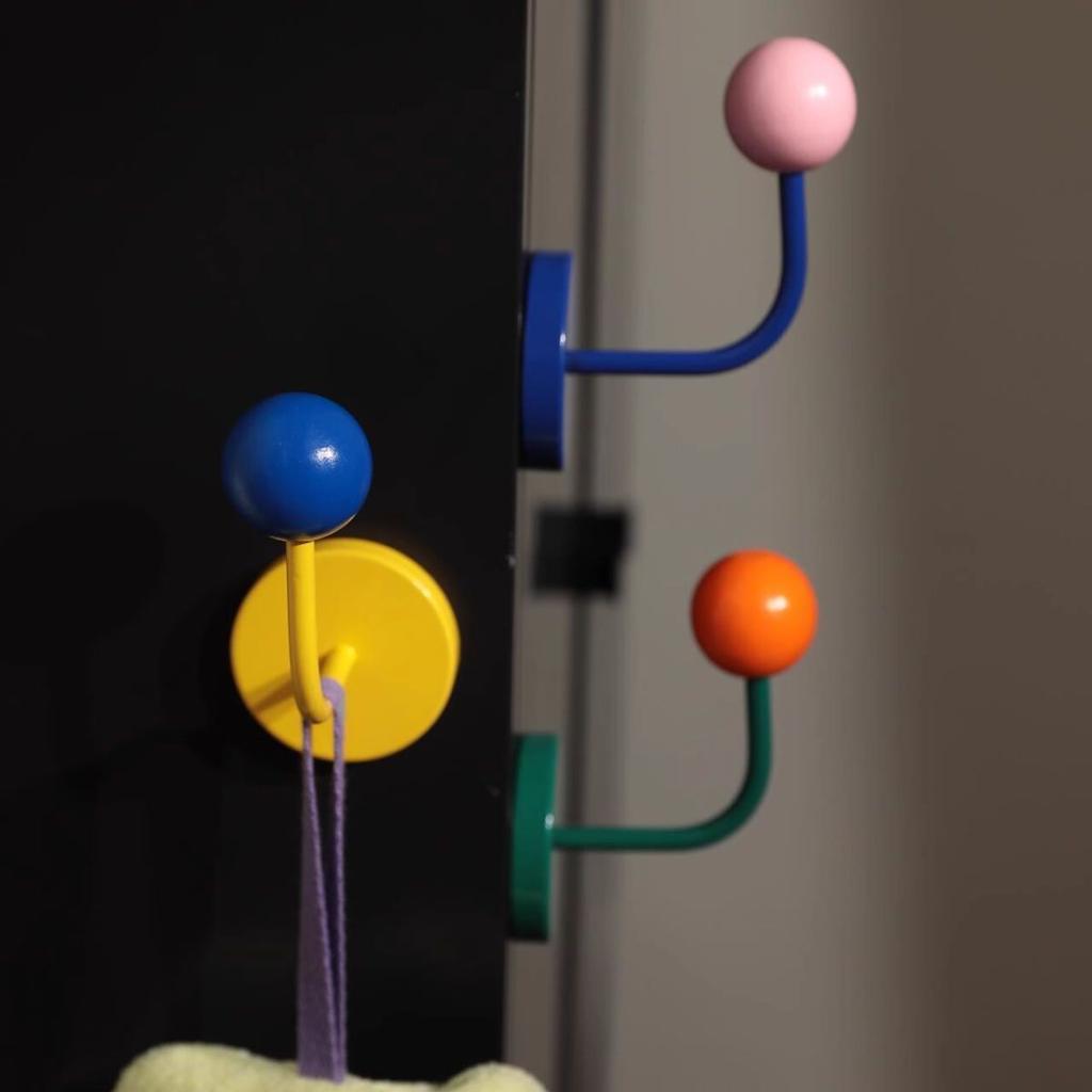 1PC Color Creative Magnetic Hook No Punch Magnetic Hook Kitchen Bathroom Door Refrigerator Strong Traceless Decoration