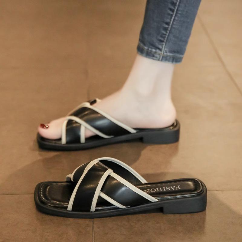 High-value Slippers Women's Summer Outer Wear 2025 New Indoor Flat-bottomed Ins Cross Beach One-word Cool Slippers