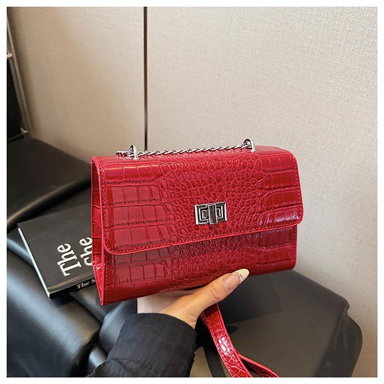 New Crocodile Pattern Fashionable Square Chain Shoulder Bag Crossbody Bag Niche Small Bag Lock Women's Bag