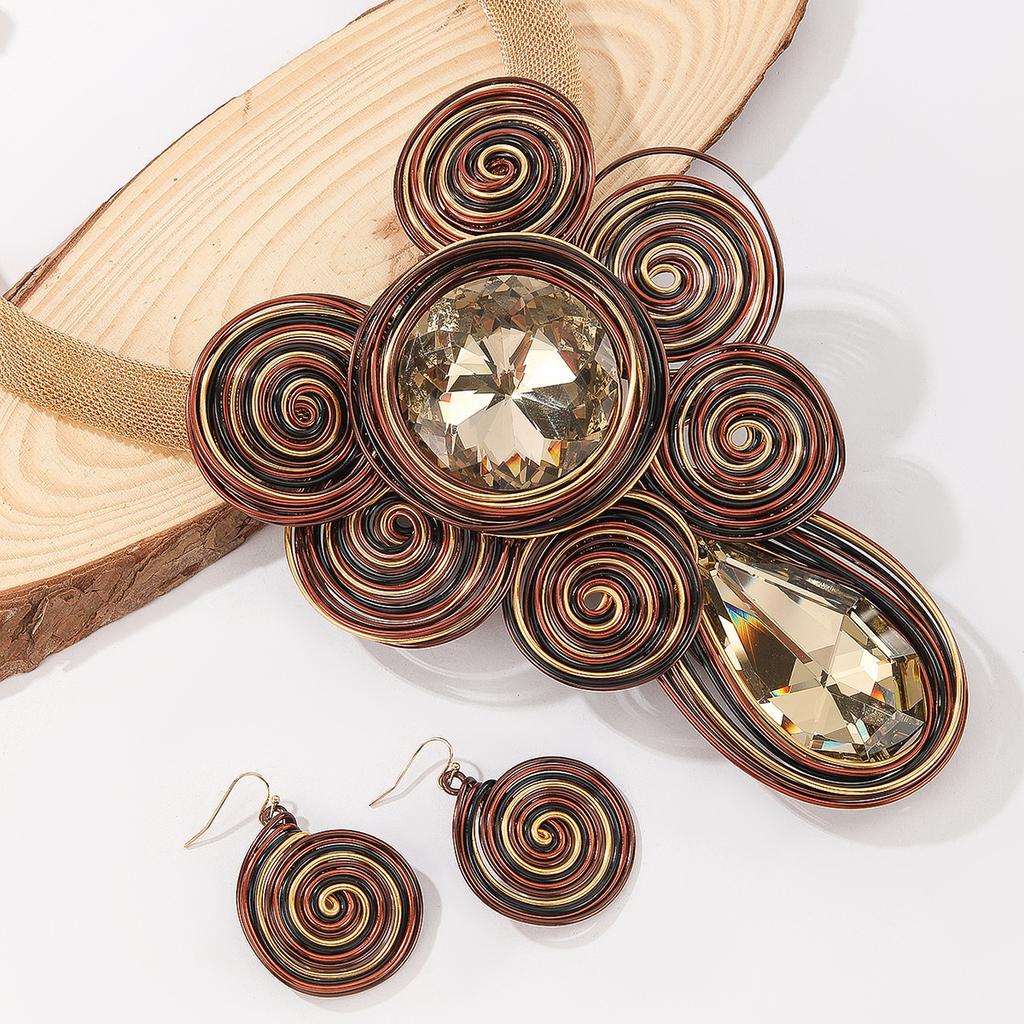 Ensemble de Bijoux Exagérés pour Femmes Collier Boucles d'Oreilles en Fil d'Aluminium Tissé Perles de Cristal