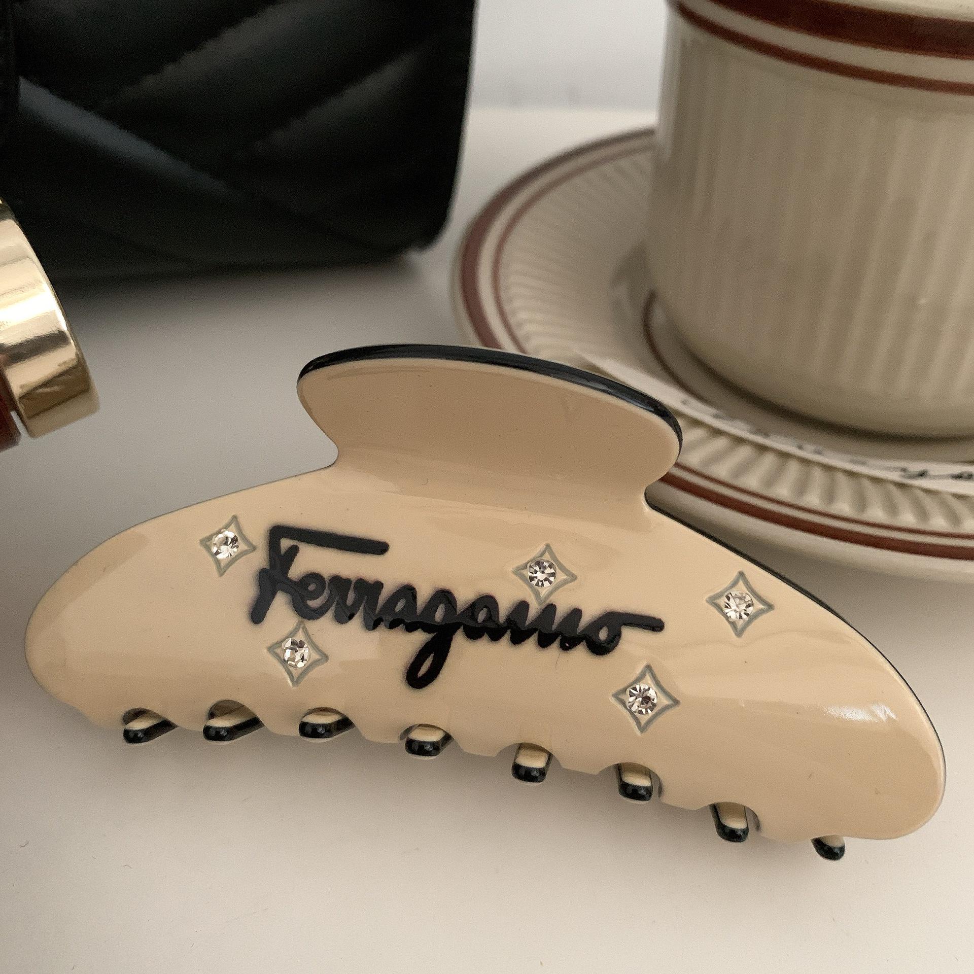 

«Корейская заколка для волос в форме акулы из высококачественного ацетата — большой декоративный аксессуар для женщин»