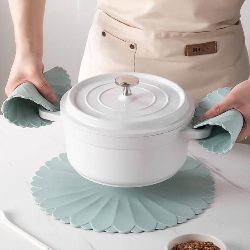 

30*30cm Kitchen Heat-insulating Mat Silicone Anti-scalding Placemat Bowl Dish Cup Pad Grey