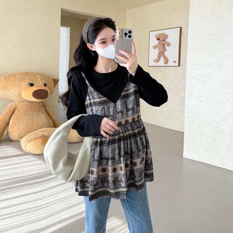 Korean Style Patchwork Slimming Maternity T-Shirt - Autumn 2026 Collection. M