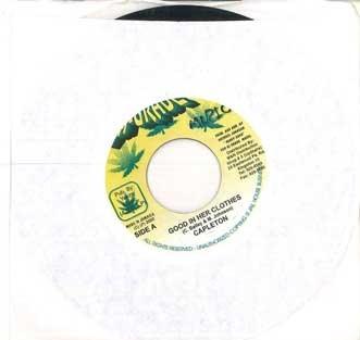 

7-дюймовая пластинка CAPLETON - Good In Her Clothes NONE HI-GRADE 2000 Ямайка Регги, Ска и Даб Б/У