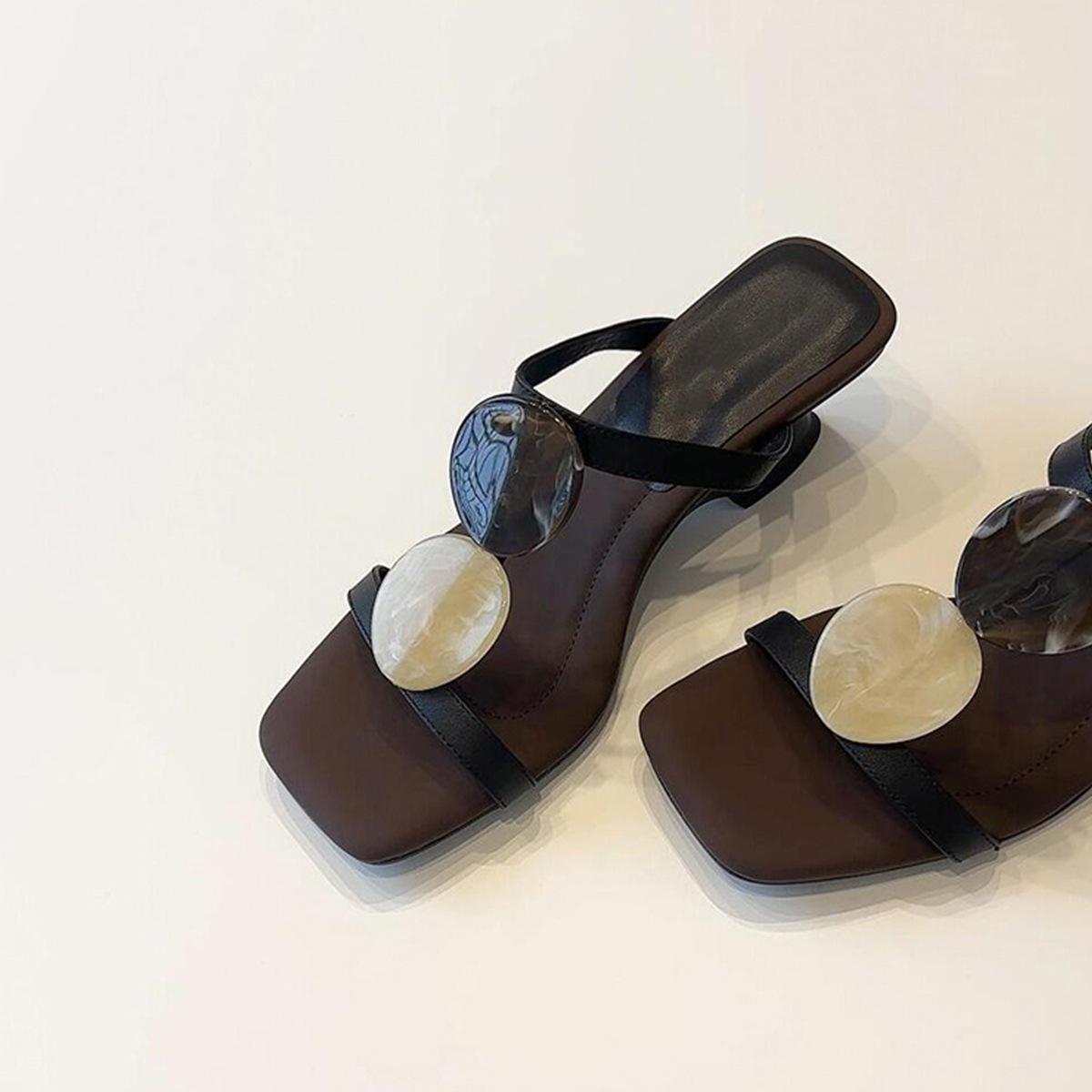 

Niche French temperament special-shaped wedge heel one-word slippers women s head temperament with skirt beach sandals 40 чёрный