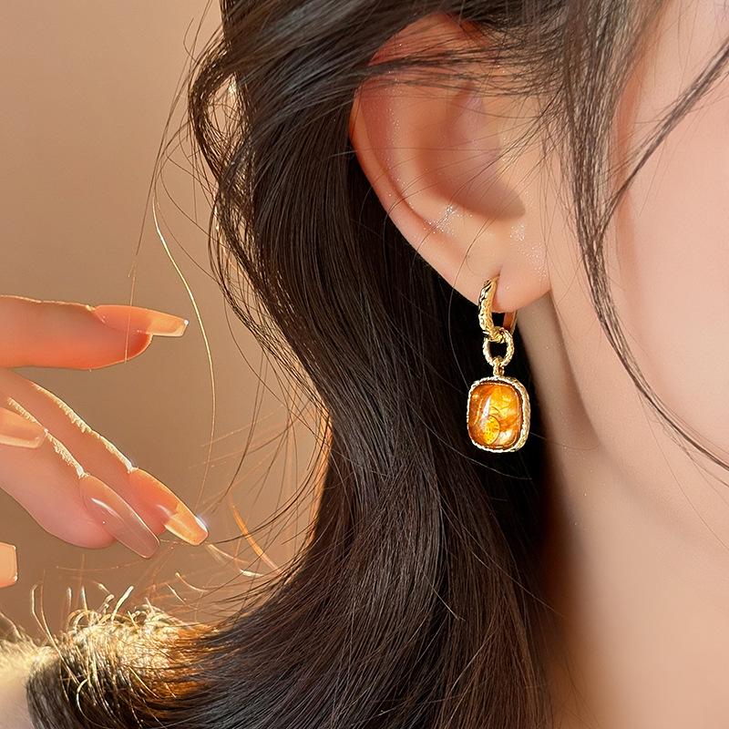 Maillard Amber Halo Geometric Earrings - Hong Kong Style