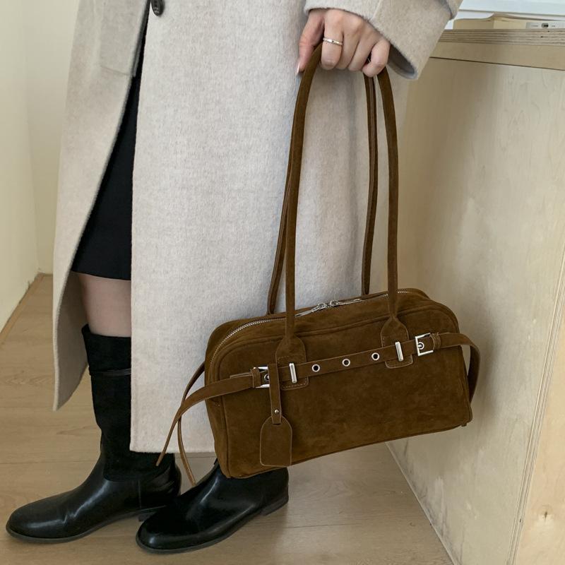 Large Capacity Bag Women's 2025 New High-end Retro Super Fire Commuter Women's Bag Autumn and Winter Shoulder Bag Pillow Bag