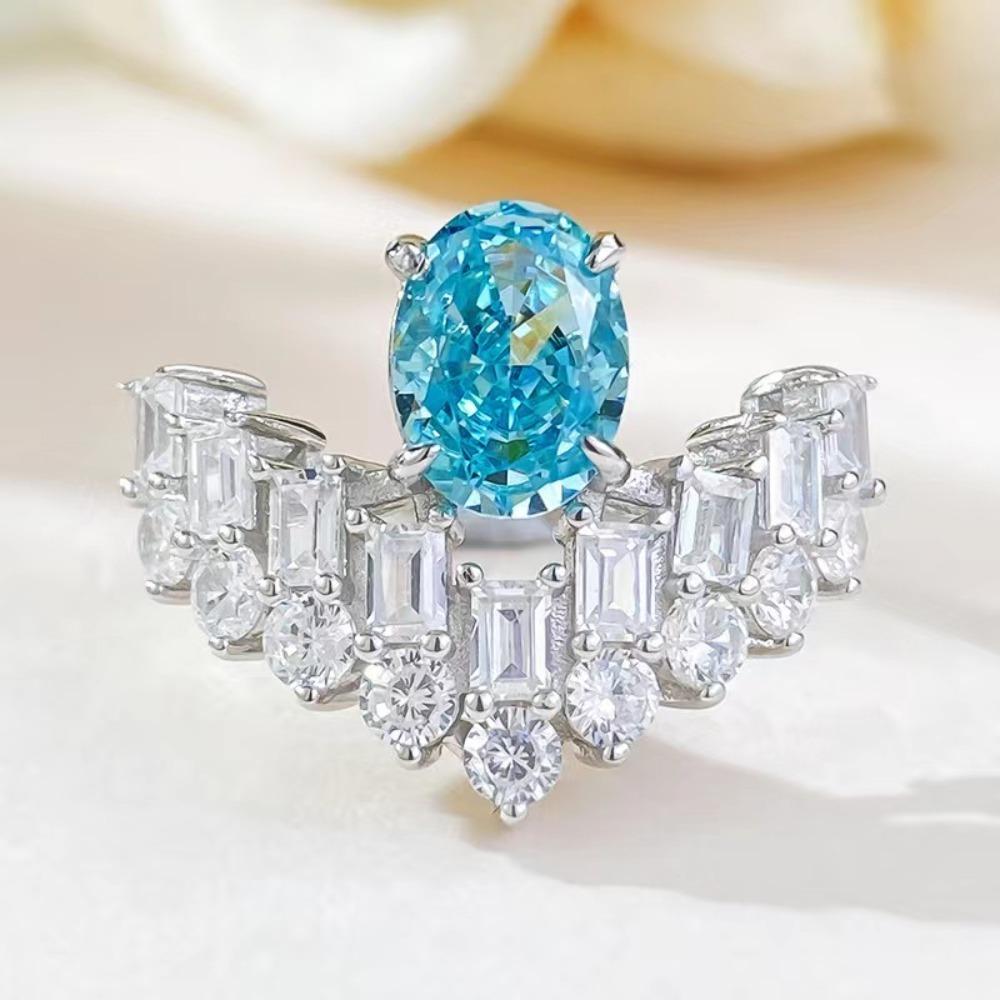 Luxury Open Ring with V Shape Crown Blue Zircon Ice Cut Design Elegant Pigeon Egg Glacier Blue Ring for Women adjustable