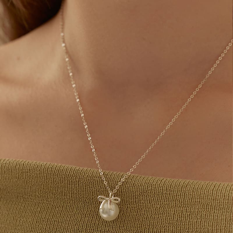 

Lewe [6mm+10mm Pearl Earrings Free] Pearl Ribbon Necklace Silver