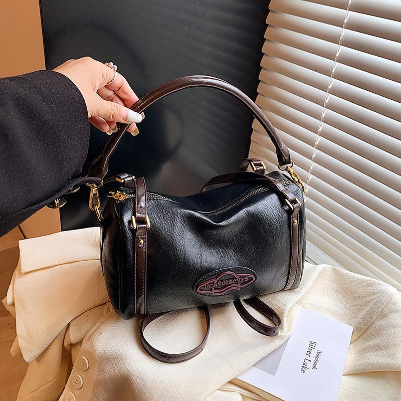 

Bags Large capacity women s armpit bags New autumn and winter suede bags Simple shoulder messenger bags чёрный