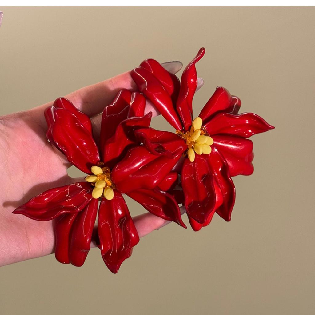 Luxuriöse Rote Blume Quastenohrringe: Stilvolle, Hochwertige Statement-Ohrstecker für Damen