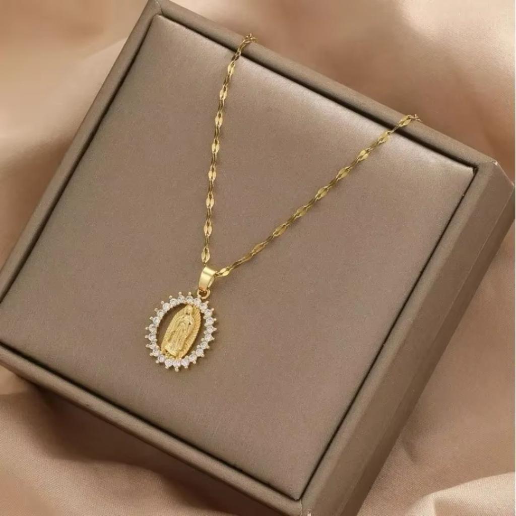 A Virgin Mary Necklace Pendant, Inlaid With Zircon Series, Random Colored Zircon, A Gift For Friends