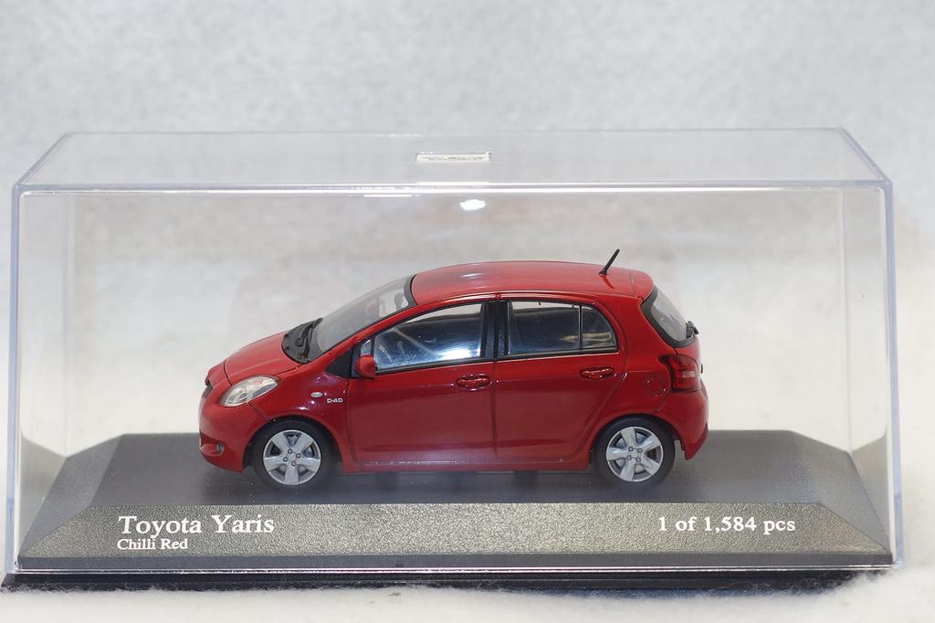 Minichamps Scale Toyota Yaris 2005 Red 1/43