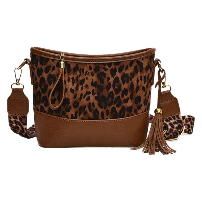 Foreign style chain bag 2025 new trendy fashion Internet celebrity women's bag retro shoulder oblique span bag women's versatile stray bag