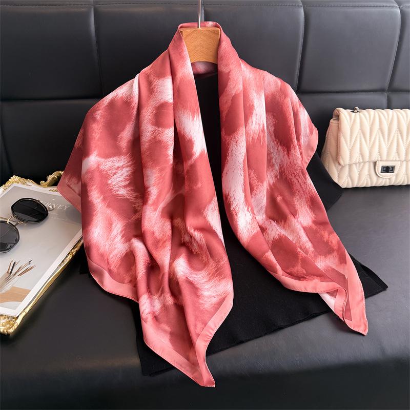 Contrasting color atmosphere, leopard print simulation silk, high-end large square scarf, silk scarf, printed shawl, scarf, sunscreen scarf,
