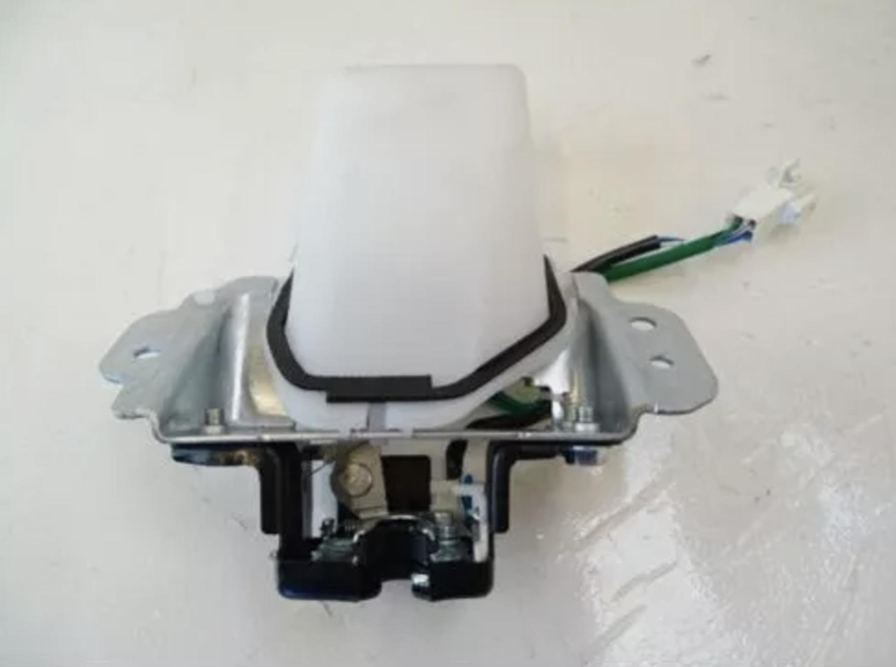 

Toyota 69370-60020 Lexus GX400 GX460 Prado Lock assy back window OEM Genuine