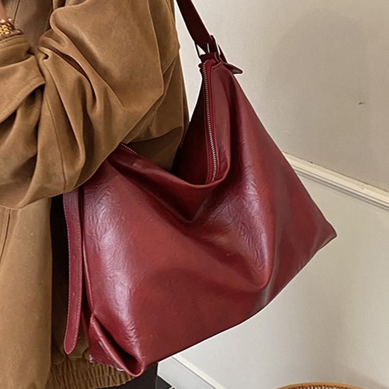 High-value large-capacity commuter bag women's new texture niche fashion simple shoulder bag