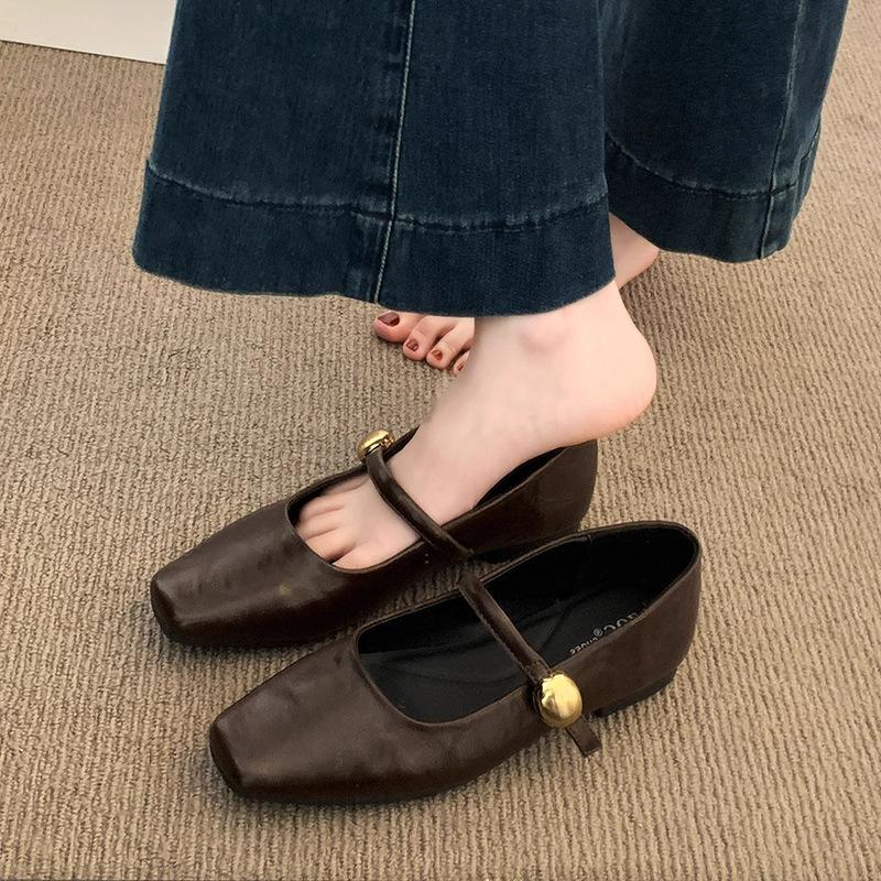 

Black single shoes women s 2025 new spring and summer low-heeled flat-soled small leather shoes French Mary Jane women s shoes with skirts 40 коричневый
