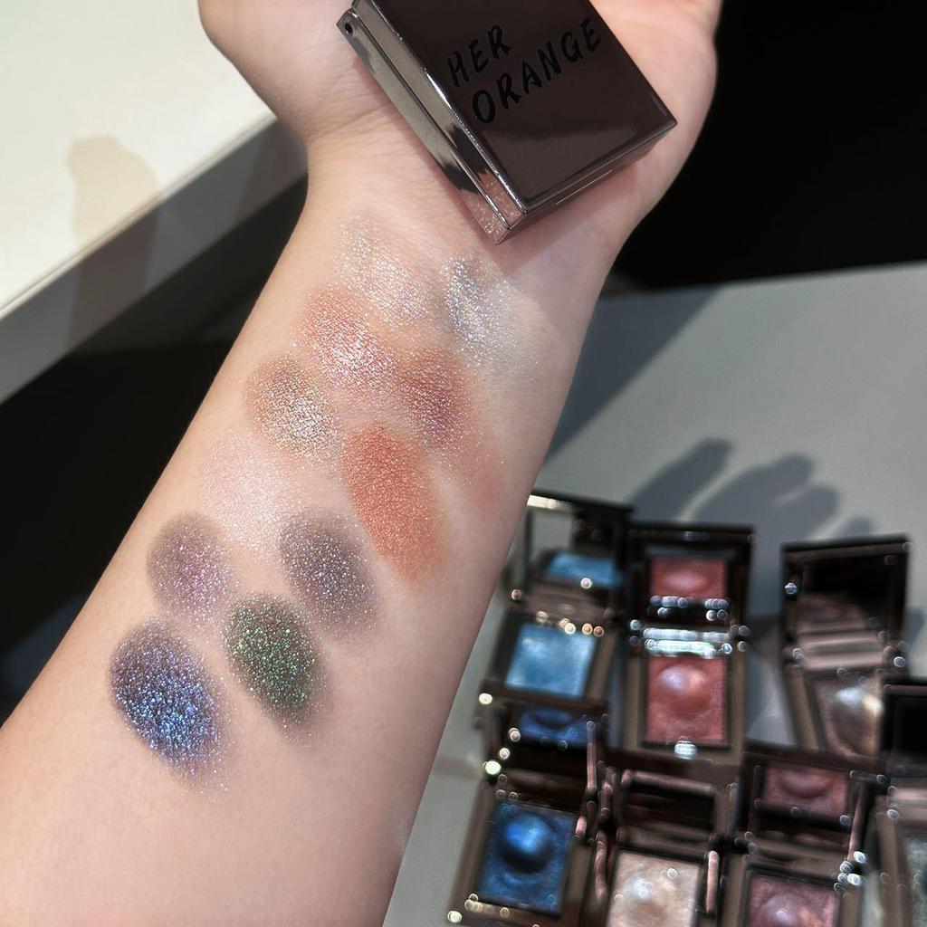 Introducing the Light Luxury Pearl Eyeshadow: New Smoky Earth Tones for Alluring Eye Makeup.