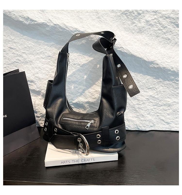 

2025 New Spice Girl Wasteland Wind Belt Buckle Shoulder Large Capacity Underarm Bag Women s Premium Messenger Bag чёрный