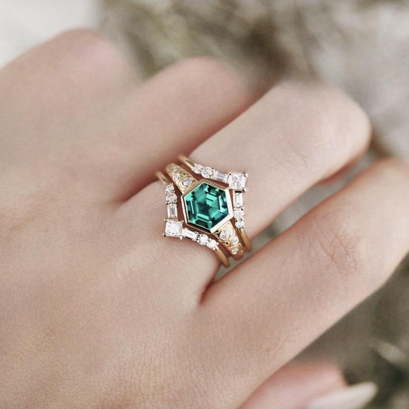 European and American new fashion hexagonal green zircon inlaid personalized versatile light luxury women's ring