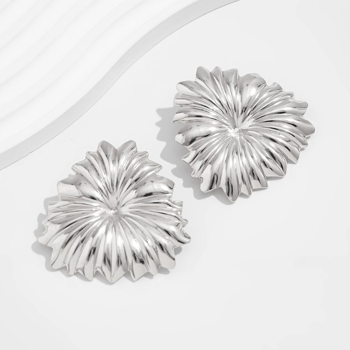 Cross-Border Retro Alloy Rhinestone Ring Set: Fashionable Hollow-Inlaid Irregular Design with Pleated Detail