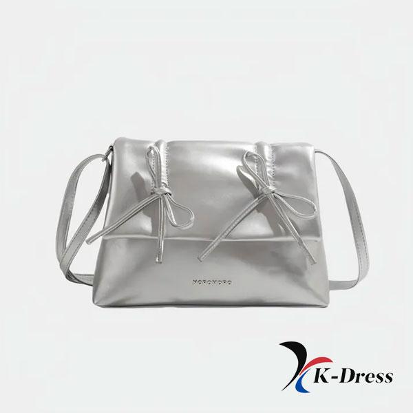 

Квадратна шкіряна сумка через плече Balletcore Look Ribbon Detail (4 кольори) срібний