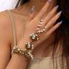 Exotisches Finger-Diamantbesetztes Blumen-Zirkon Fransenarmband, Retro Ethnischer Bohème-Temperament Schmuck