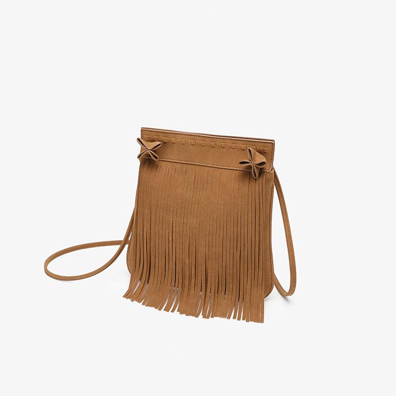 This Retro-style Fringed Single-shoulder Bag Is Designed with A Large Capacity and Is Versatile for Women
