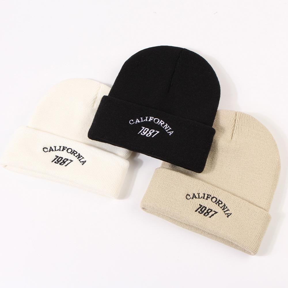 Fashionable Alphabet Hat Numeric Embroidery Unisex Warm Knitted Hatsbeanie