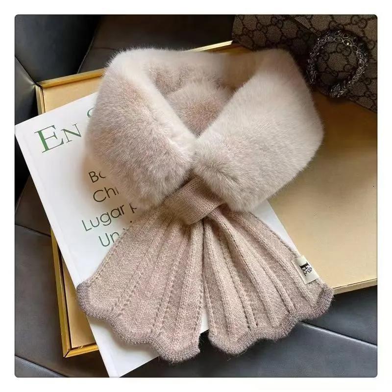 

Набор шарфов с аксессуаром One Size