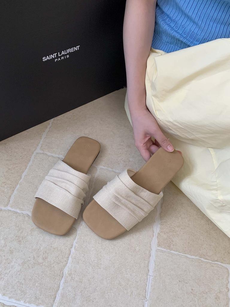 Flat-bottomed Vacation Beach Slippers Women's Outer Wear 2025 Summer New One-word Sandals Vacation Fairy Wind Korean Slippers