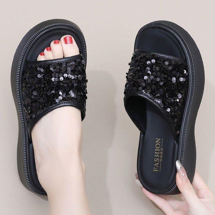 Summer platform slippers women's 2025 new cool slippers women's muffin sequins wear beach fashion word sandals