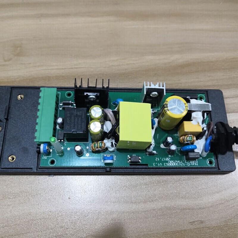 Sursă de alimentare pentru control acces Hikvision 12V 3A priză CN (adaptor inclus)