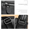 Borsa a tracolla messenger verticale da uomo con motivo litchi