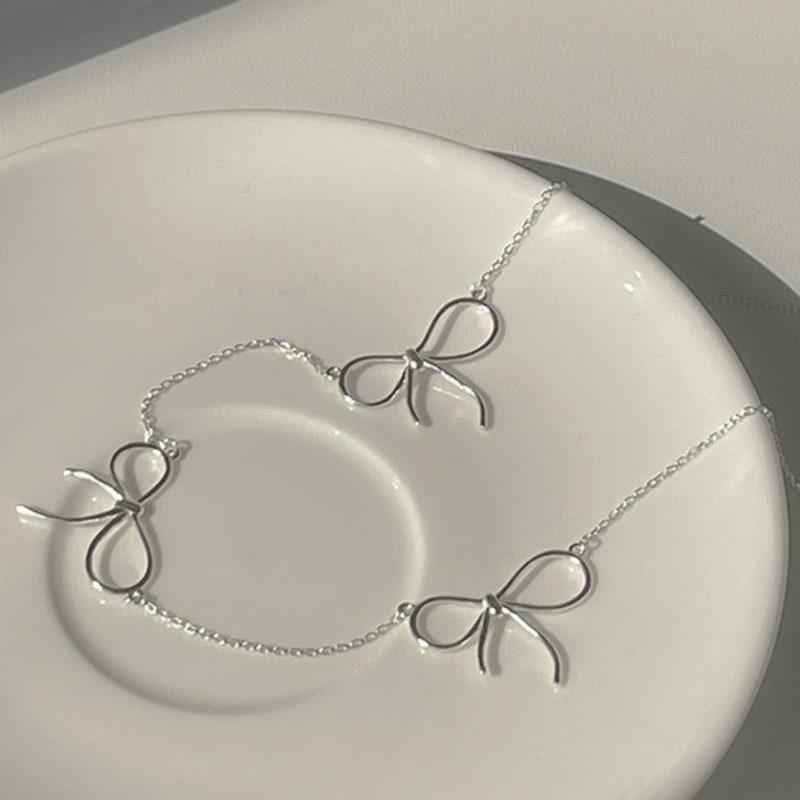 GETMEBLING Triple Ribbon Necklace