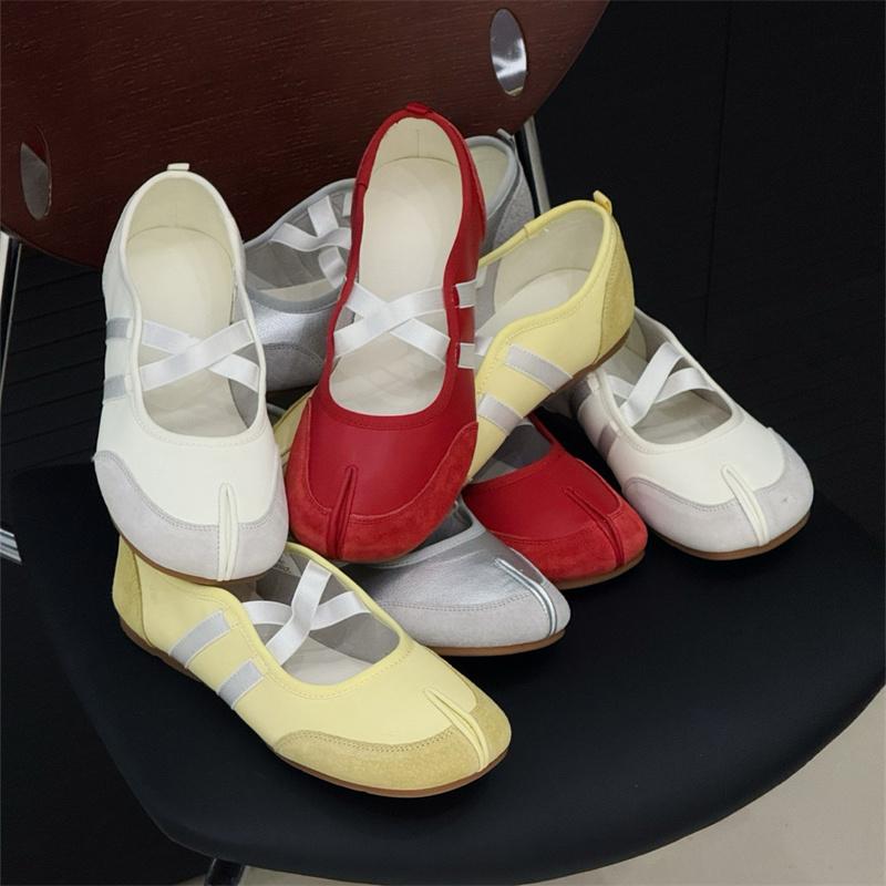 Fashion IPPEUM Tabi Sneakers Women Shoes Red Yellow 2025 New Fashion Split Toe Ballet Flats