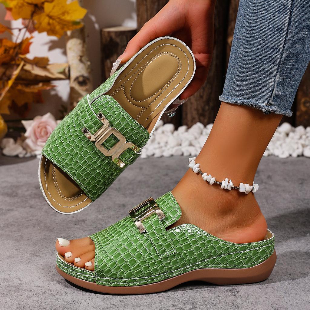 Fashion Summer Women Slippers Casual Flat Heel Shoes Women Lightweight Comfortable Sports Slippers Outdoor Slip On Sandals Slides Women