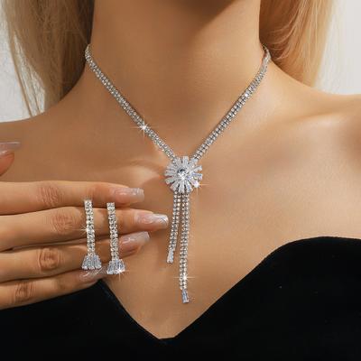 Flower Rhinestone Fringed Necklace Earrings Set, High-end Sense Necklace Ear Zircon Two-piece Set