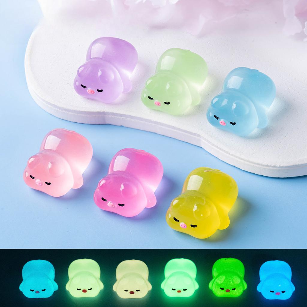 Micro Landscape Cartoon Cute Party Glow-in-the-dark Piglet Diy Decoration Blind Bag Accessories Car Desktop Trinket