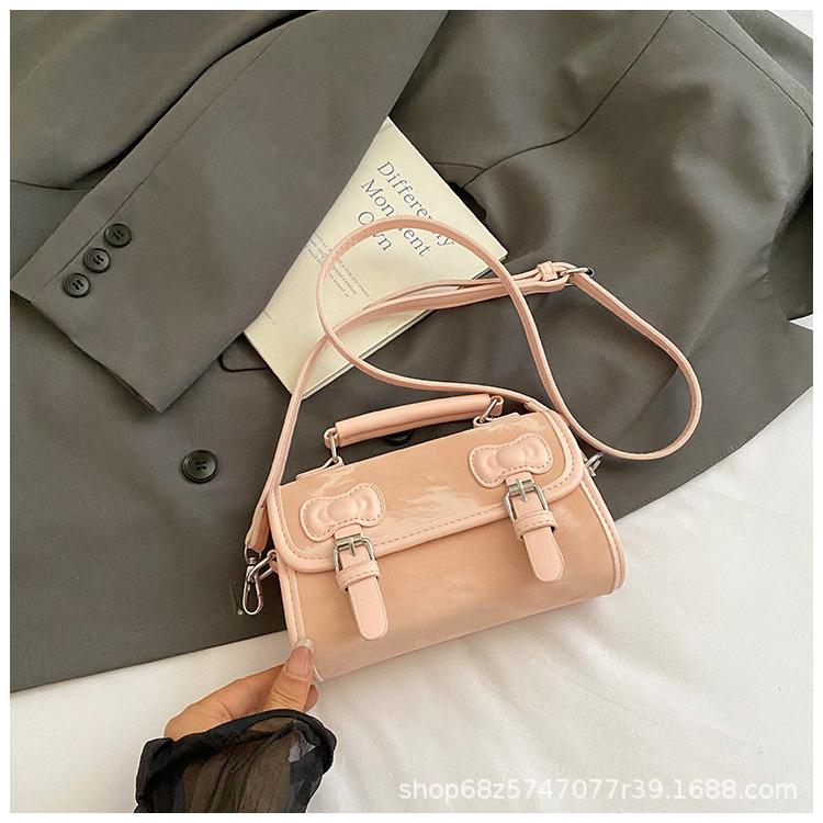 Korean Version of Ins Casual Cambridge Bag Girl 2025 New Niche Foreign Style Versatile Hand-to-hand Pillow Bag Commuter Shoulder Bag