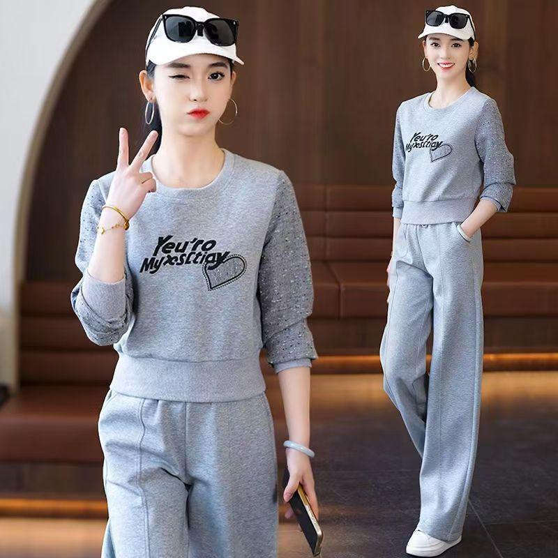 Women's Autumn 2025 Stylish Casual Sportswear Set: Age-Reducing Hoodie & Slimming Wide-Leg Pants.